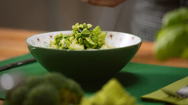 GREEN - Orecchiette with broccoli pesto and crispy vegetables